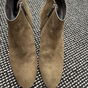 Brand New never worn Aquatalia Olive Suede Ankle Boots